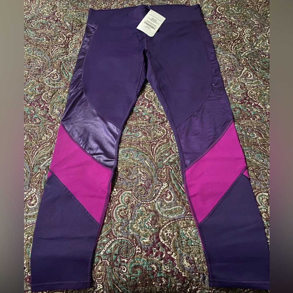 SALAR Statement Powerhold Leggings from Fabletics Size XL/12-14